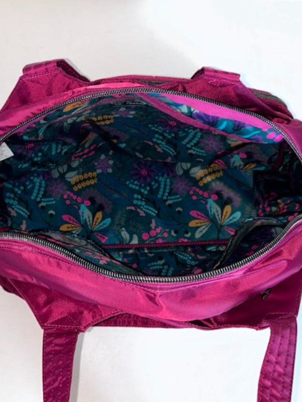 Lug Pontoon 2 Overnight Bag Raspberry Berry Red - Picture 8 of 14